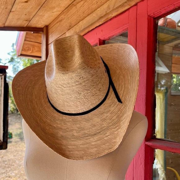 Cattleman Fine White Palm Hat - Picture 12 of 12